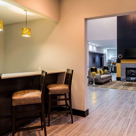 Best Western Plus Regency Park Walker Exteriér fotografie