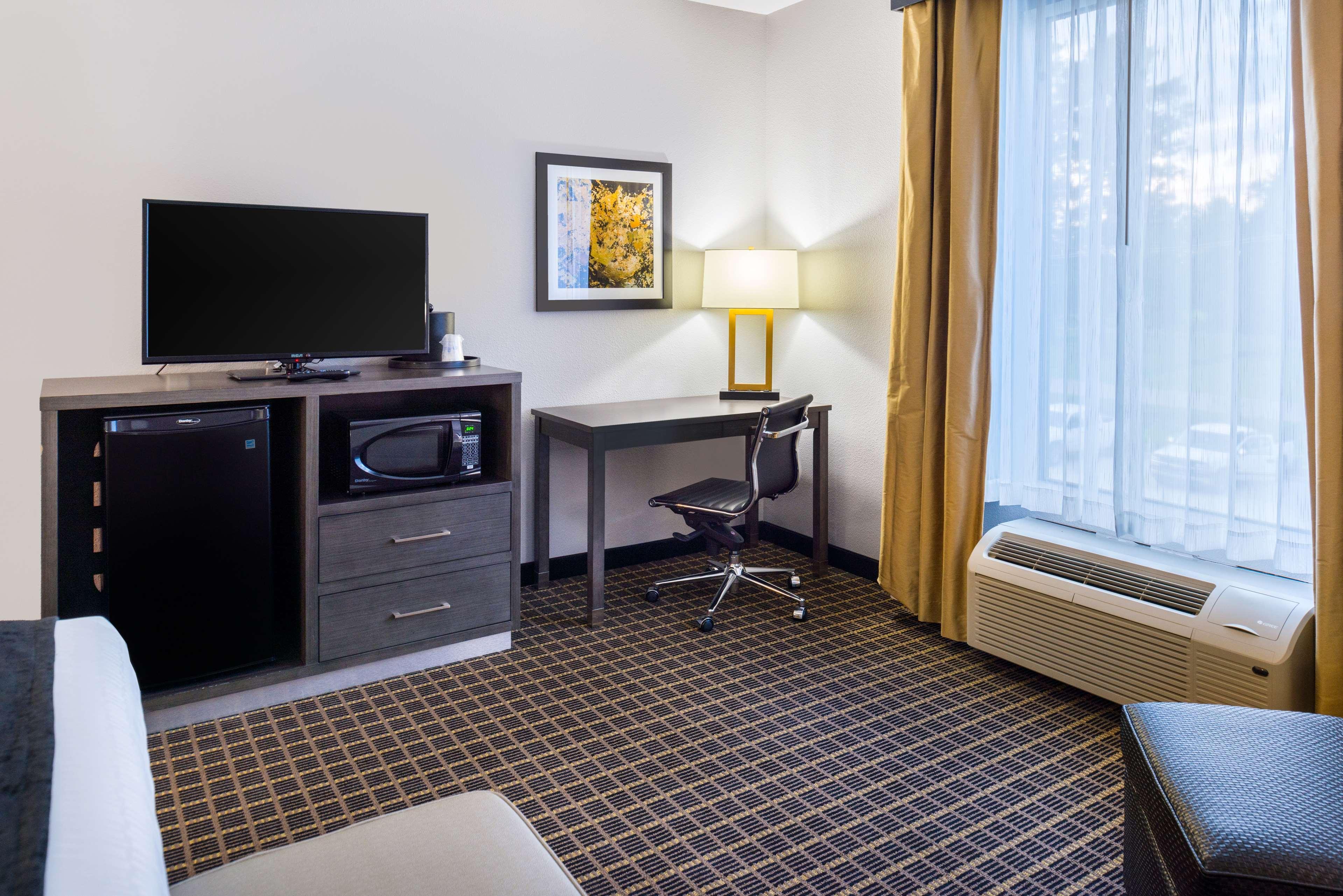 Best Western Plus Regency Park Walker Exteriér fotografie