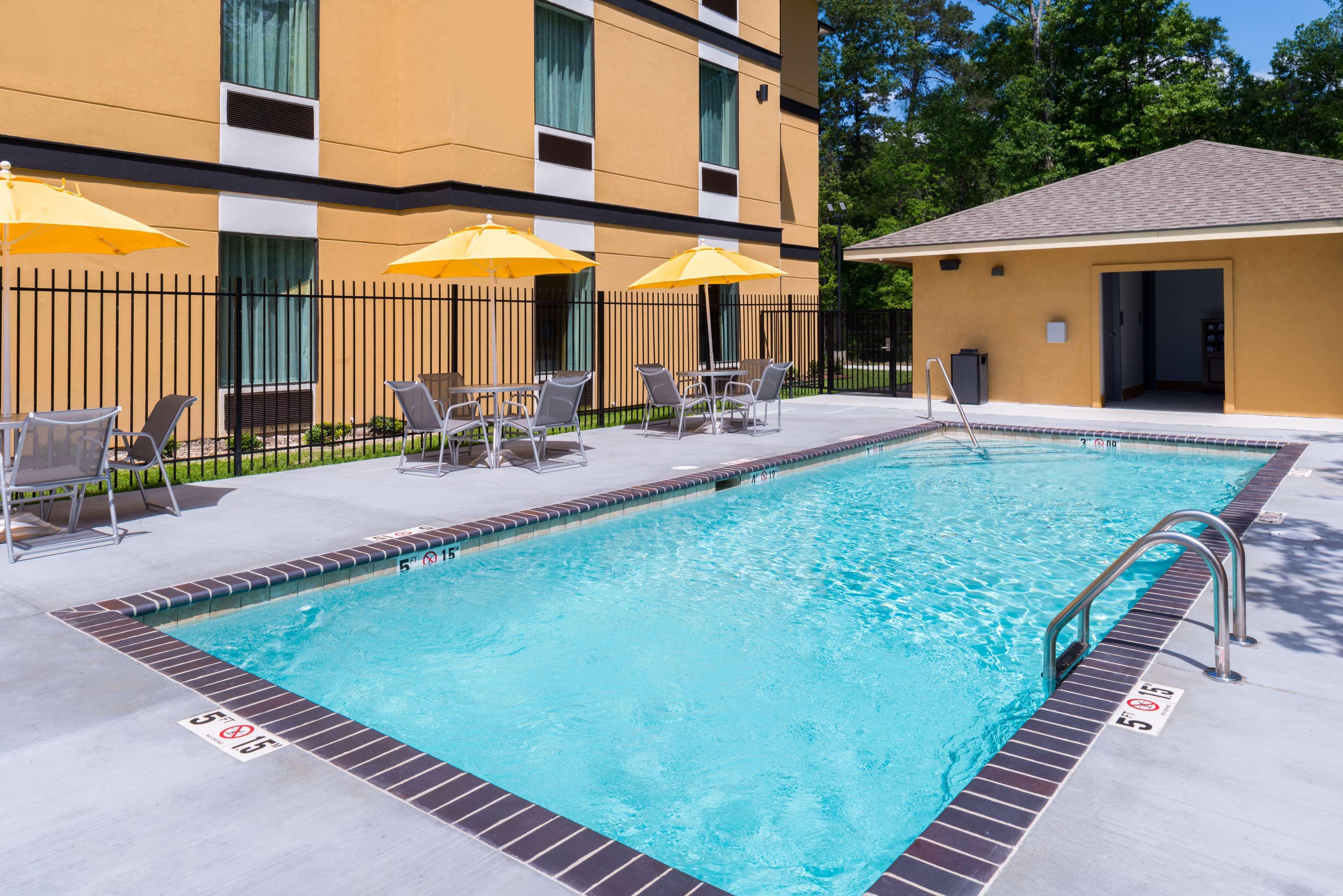 Best Western Plus Regency Park Walker Exteriér fotografie