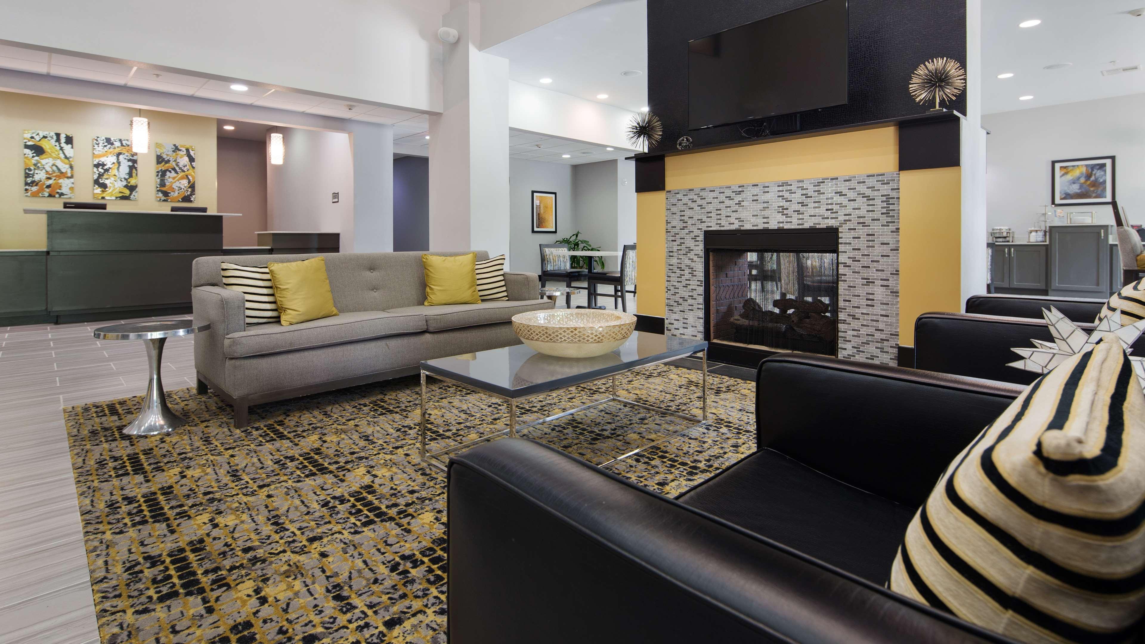 Best Western Plus Regency Park Walker Exteriér fotografie