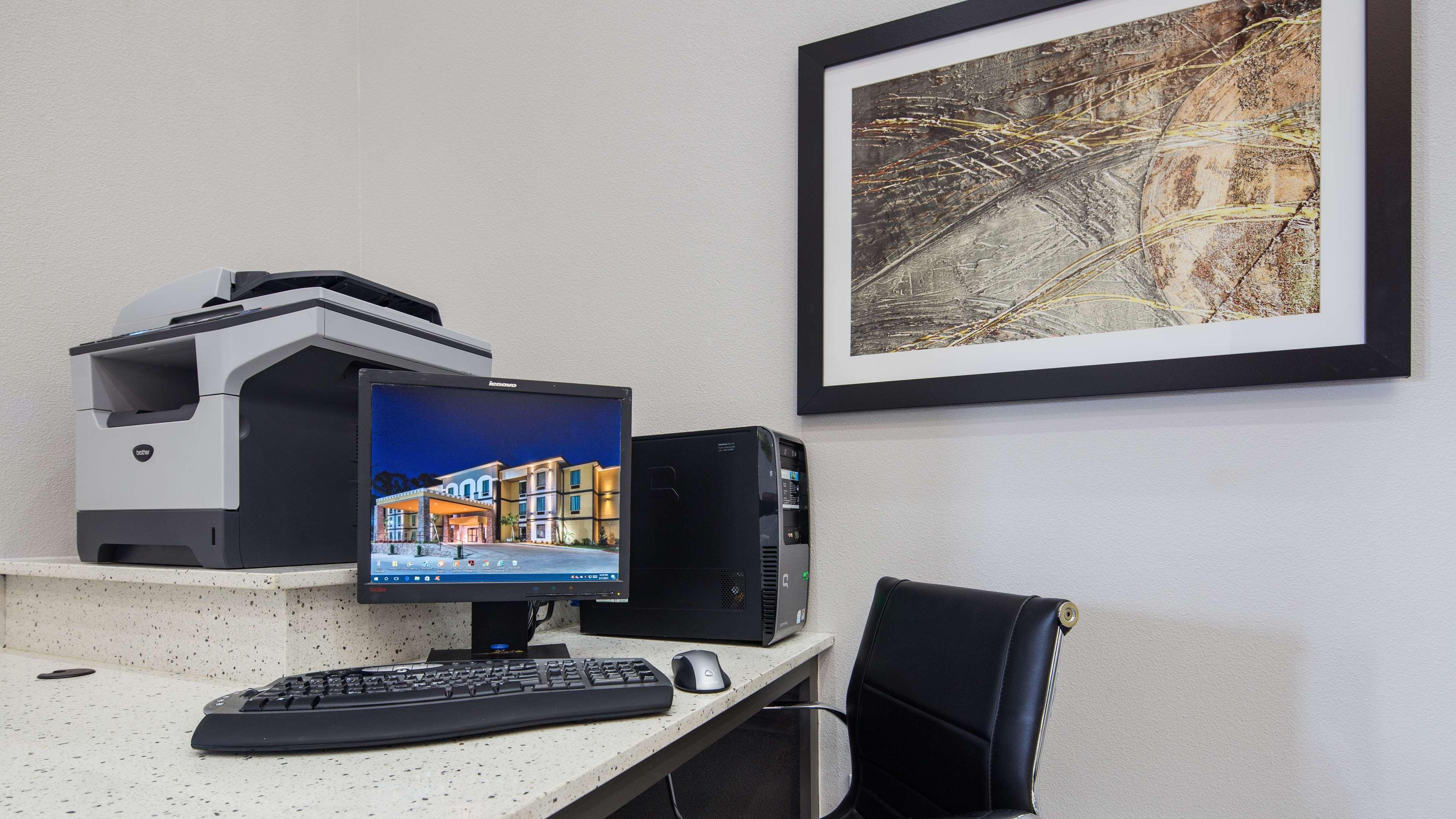 Best Western Plus Regency Park Walker Exteriér fotografie